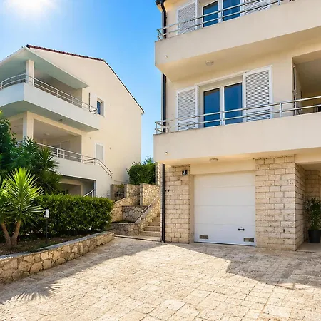 2 Bedroom Awesome In Preko